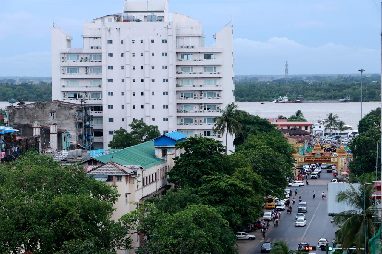 Botahtaung Hotel Yangon Exterior foto
