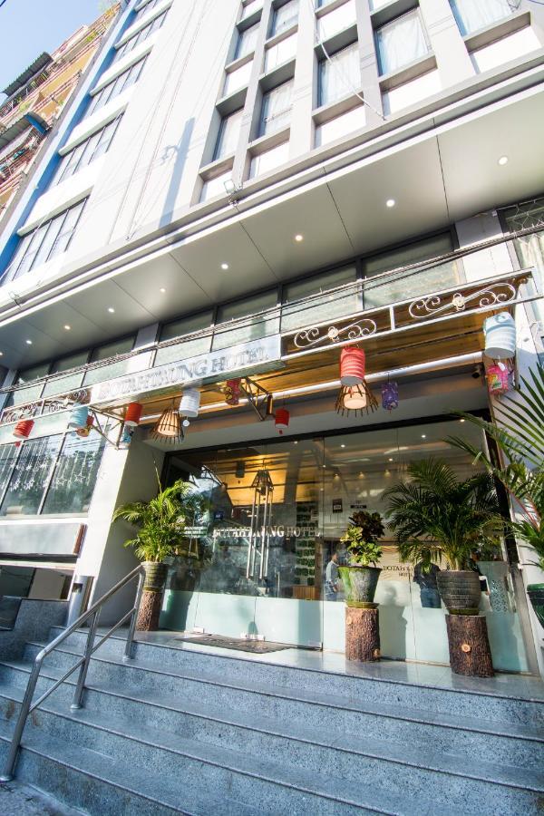 Botahtaung Hotel Yangon Exterior foto