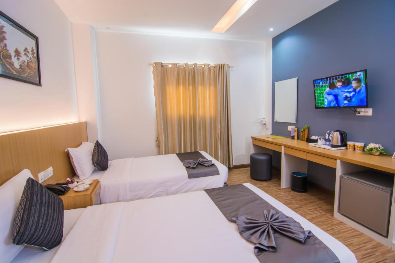 Botahtaung Hotel Yangon Exterior foto